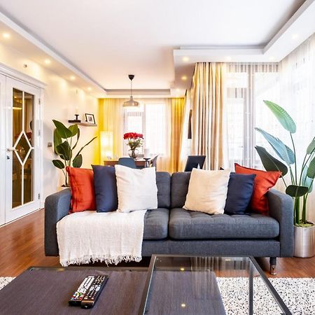 Captivating Flat With Balcony Near Besiktas Pier Apartment Istanbul Exterior photo